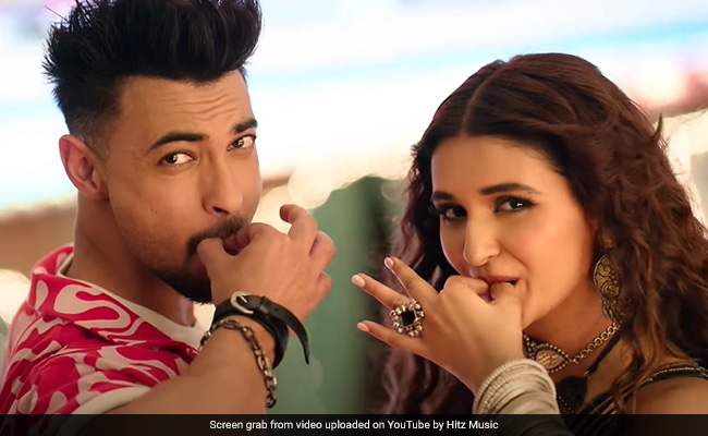 Aayush Sharma And Shakti Mohan Shake A Leg To New <i>Chumma Chumma</i> Song