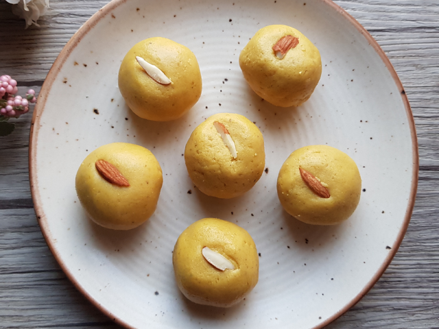 Besan Ke Ladoo | How To Make Besan Ke Ladoo