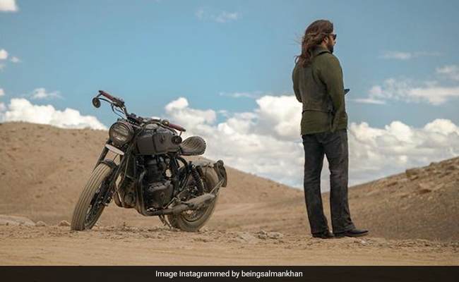 Salman Khan Shares New Pic From <i>Kabhi Eid Kabhi Diwali</i> Shoot In Leh