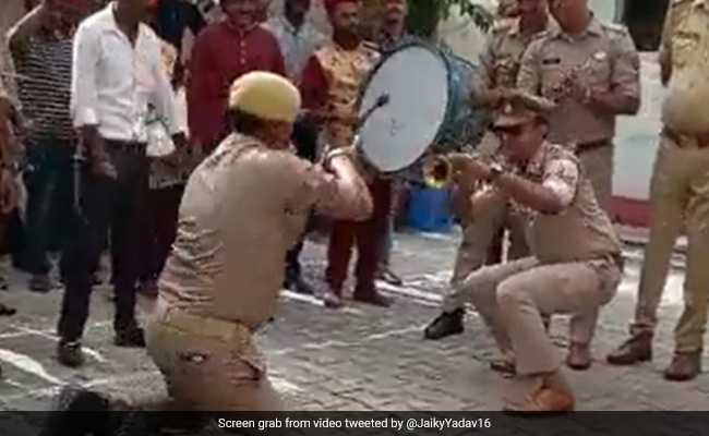Watch: UP Cops Perform <i>Naagin</i> Dance, Internet Calls Them "Multitalented"