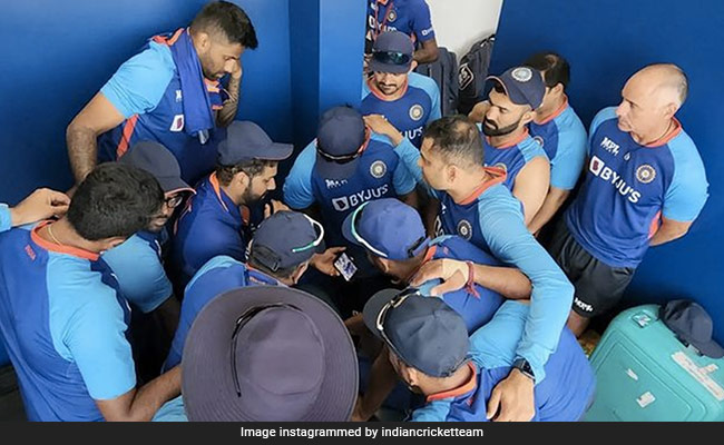 CWG 2022: जीत के तुरंत बाद भारतीय टीम के खिलाड़ी मोबईल पर ही महिला टीम का फाइनल मैच देखने लगे थे, लेकिन टूटा गोल्ड जीतने का सपना