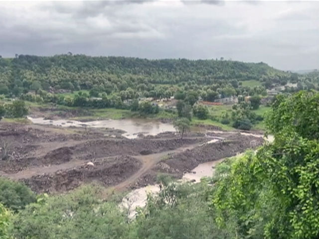 Cracks In Under-Construction Dam In Madhya Pradesh