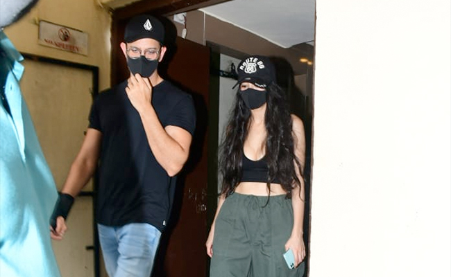 Pics: Hrithik Roshan Took Girlfriend Saba Azad For A Preview Of The <i>Vikram Vedha</i> Trailer