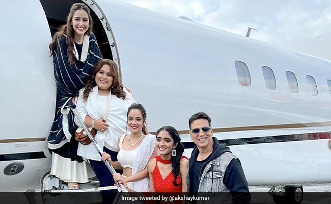 परेशान होकर अक्की ने कहा- फिल्म बनाना आसान है, मगर प्रमोशन करने में जान चली जाती है