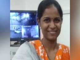 महाराष्ट्रः आखिर क्यों एक महिला कांस्टेबल ने पुलिस स्टेशन के अंदर लगा ली फांसी? महाराष्ट्रः आखिर क्यों एक महिला कांस्टेबल ने पुलिस स्टेशन के अंदर लगा ली फांसी?
