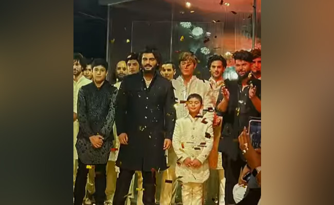 Anaita Shroff Adajania Is A "Proud Mama" As Sons Zane And Zreh Make Their Runway Debut
