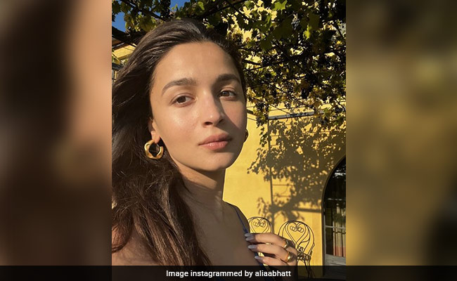 Alia Bhatt Is Currently On "Babymoon." Sonam Kapoor Reveals The Location