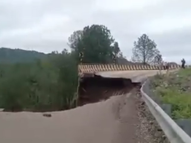 Watch: Portion Of Flyover Falls Off On Shimla-Kalka Highway