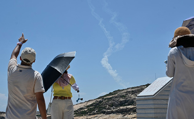China ने दागीं कई बैलिस्टिक मिसाइल, Taiwan के रक्षा मंत्रालय ने दी जानकारी
