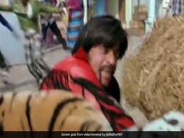 शाहरुख खान की ओम शांति ओम का सीन हुआ वायरल, लोगों ने देख लिया कुछ ऐसा, बोले- सब बर्बाद कर दिया शाहरुख खान की ओम शांति ओम का सीन हुआ वायरल, लोगों ने देख लिया कुछ ऐसा, बोले- सब बर्बाद कर दिया