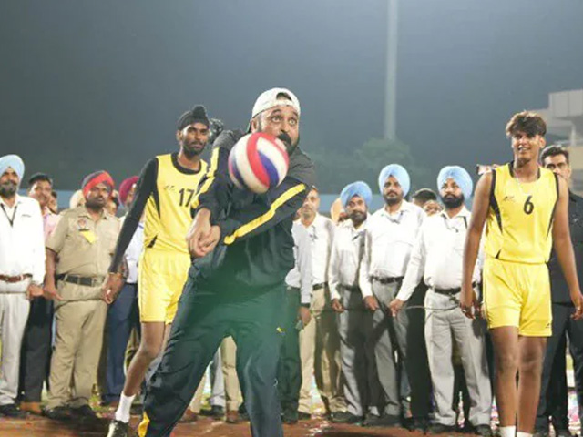 Video: Have You Seen Bhagwant Mann Play Volleyball Yet?