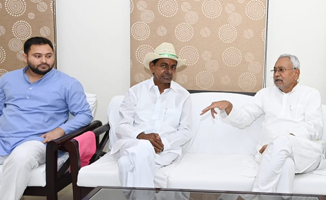 Telangana's KCR Meets Nitish Kumar, Now BJP Rival Again