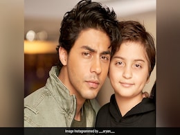 Suhana Khan's LOL Comment On Brother Aryan's Viral Post: "Thanks For The Crop" Suhana Khan's LOL Comment On Brother Aryan's Viral Post: "Thanks For The Crop"