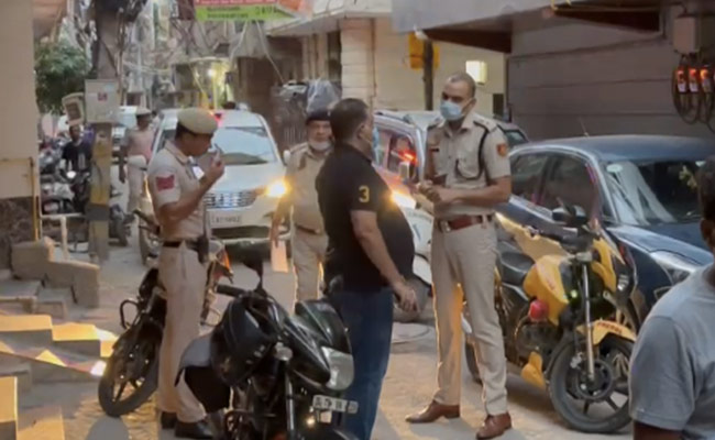 दिल्ली: सास-बहू की चाकू घोंपकर हत्या, घर से ज्वैलरी और नकदी गायब