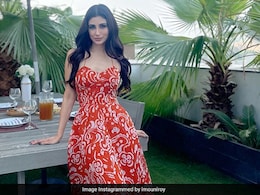 Mouni Roy's Kolkata Trip Features This Classic 'Mishti' - See Pic
