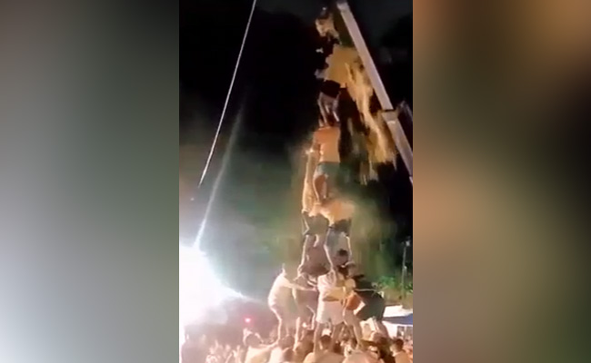 24-Year-Old Falls From <i>Dahi Handi</i> Pyramid In Mumbai, Dies