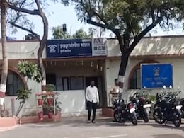 पुणे-सोलापुर मार्ग पर बड़ी डकैती, फिल्मी स्टाइल में पहुंचे लुटेरों ने लूटे 3 करोड़ 60 लाख रुपये पुणे-सोलापुर मार्ग पर बड़ी डकैती, फिल्मी स्टाइल में पहुंचे लुटेरों ने लूटे 3 करोड़ 60 लाख रुपये