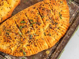 Make Restaurant-Style Garlic Bread With Cheese Dip - Easy Recipe By Chef Pankaj Bhadouria