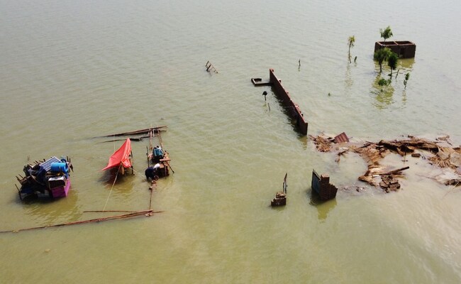 Pakistan PM Amid Floods: "Shouldn't Be Left At Mercy Of Climate Change"