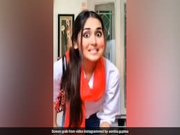 'जब वी मेट' की करीना को टक्कर दे रही सोशल मीडिया पर वायरल हो रही यह लड़की, एक्सप्रेशन देख लोग बोले- ये असली है या नकली! 'जब वी मेट' की करीना को टक्कर दे रही सोशल मीडिया पर वायरल हो रही यह लड़की, एक्सप्रेशन देख लोग बोले- ये असली है या नकली!