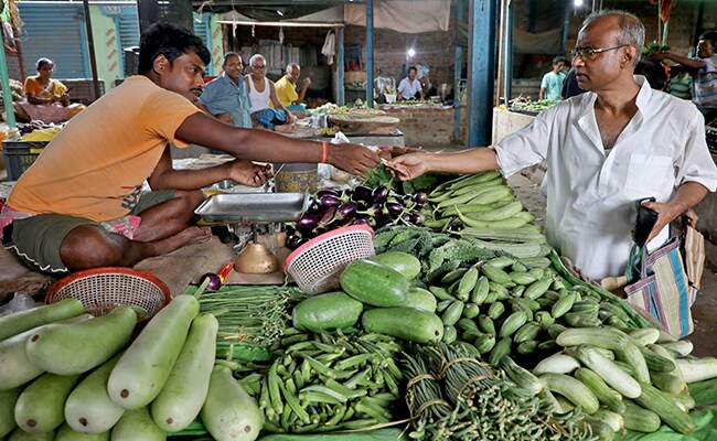 India's Macro Stability Outlook Improving: Report India's Macro Stability Outlook Improving: Report