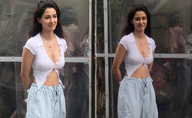 Disha Patani's Crop Top, Cargo Pants Gives The Classic White Shirt-Blue Jeans A Very 'Disha' Touch