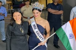 Mrs Galaxy Captain Chahat Dalal Spotted At Airport Mrs Galaxy Captain Chahat Dalal Spotted At Airport