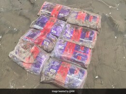 Suspected Drugs In 59 Coffee Packets Washed Ashore in 2 Gujarat Districts Suspected Drugs In 59 Coffee Packets Washed Ashore in 2 Gujarat Districts