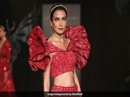 FDCI ICW 2022: इंडिया कॉटयूर फैशन वीक में खूबसूरत और ट्रेंडी मेकअप लुक्स आए नजर, जिसने देखा बस देखता ही रह गया FDCI ICW 2022: इंडिया कॉटयूर फैशन वीक में खूबसूरत और ट्रेंडी मेकअप लुक्स आए नजर, जिसने देखा बस देखता ही रह गया