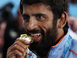 Wrestling Federation Ad-hoc Panel Hands Direct Asian Games Entries To Bajrang Punia, Vinesh Phogat; Raises Eyebrows
