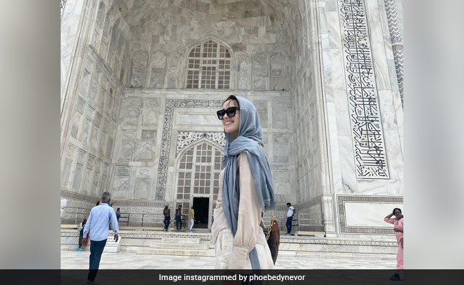When <I>Bridgerton</I> Star Phoebe Dynevor Visited The Taj Mahal