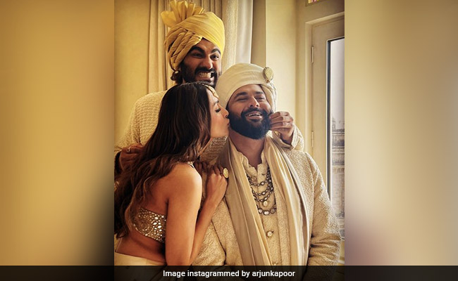 Arjun Kapoor Shares Adorable Pics From Kunal Rawal-Arpita Mehta's Wedding. Bonus: Malaika Arora
