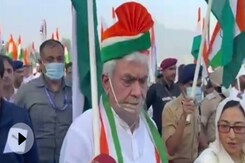 श्रीनगर की डल झील पर आजादी का शानदार जश्न, निकाली गई तिरंगा यात्रा श्रीनगर की डल झील पर आजादी का शानदार जश्न, निकाली गई तिरंगा यात्रा