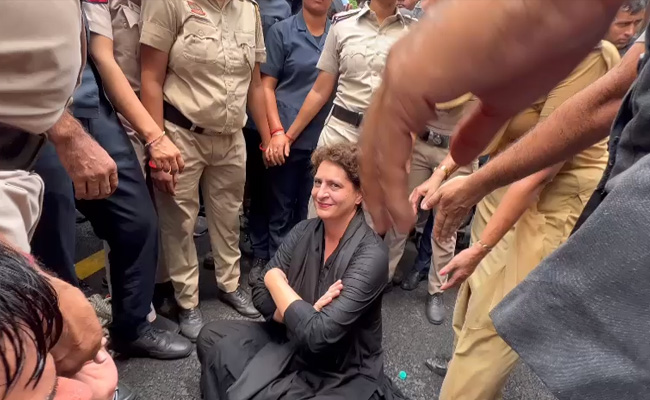 5 Pics Of Congress's Big Protest In Delhi