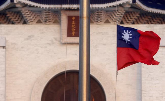 नैन्सी पेलोसी की यात्रा के बाद अब अमेरिकी सांसदों का प्रतिनिधिमंडल पहुंच रहा है ताइवान