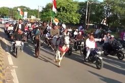 उत्तर प्रदेश : प्रयागराज में पारंपरिक घोड़ा गाड़ी दौड़ 'गहरेबाजी' का आयोजन उत्तर प्रदेश : प्रयागराज में पारंपरिक घोड़ा गाड़ी दौड़ 'गहरेबाजी' का आयोजन