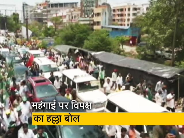 बिहार में महंगाई के खिलाफ आरजेडी का मार्च, तेजस्वी ने सरकार को घेरा