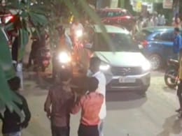 VIDEO:राजधानी दिल्ली में दिन-दहाड़े बीच बाज़ार में युवक की हत्या, CCTV में रिकॉर्ड हुई पूरी वारदात VIDEO:राजधानी दिल्ली में दिन-दहाड़े बीच बाज़ार में युवक की हत्या, CCTV में रिकॉर्ड हुई पूरी वारदात