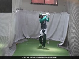 पाक बल्लेबाज ने किया था रोज 150 छक्के जड़ने का दावा, सोशल मीडिया पर इस बात के लिए उड़ रहा जमकर मजाक पाक बल्लेबाज ने किया था रोज 150 छक्के जड़ने का दावा, सोशल मीडिया पर इस बात के लिए उड़ रहा जमकर मजाक