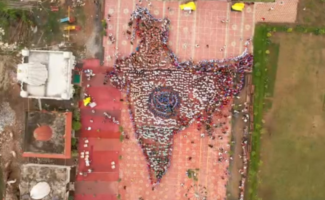 Indore Sets World Record For Largest Human Chain Forming India's Map