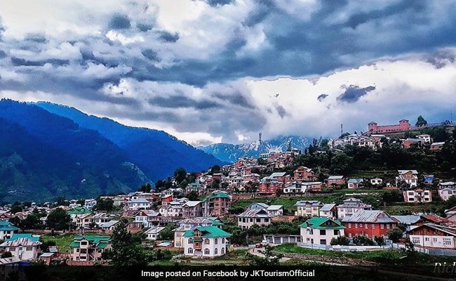 Muslims Help Transport Idols To Hill Top Temple In Jammu And Kashmir