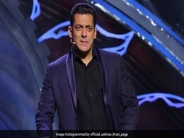 Bigg Boss 16 First Contestant: सलमान खान ने दर्शकों को करवाया बिग बॉस 16 के पहले कंटेस्टेंट से रूबरू, जानकर बिल्कुल भी नहीं होंगे हैरान Bigg Boss 16 First Contestant: सलमान खान ने दर्शकों को करवाया बिग बॉस 16 के पहले कंटेस्टेंट से रूबरू, जानकर बिल्कुल भी नहीं होंगे हैरान