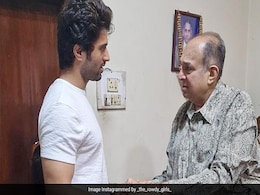 <i>Liger</i> Star Vijay Deverakonda Meets Theater Owner Manoj Desai Who Called The Actor "Arrogant" <i>Liger</i> Star Vijay Deverakonda Meets Theater Owner Manoj Desai Who Called The Actor "Arrogant"