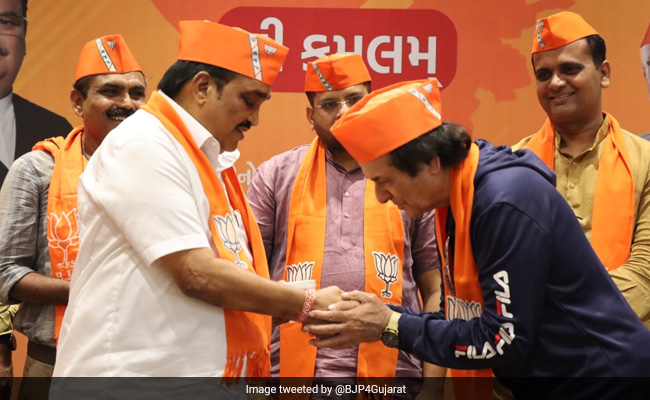 Renowned Ghazal Singer Manhar Udhas Joins BJP In Gujarat