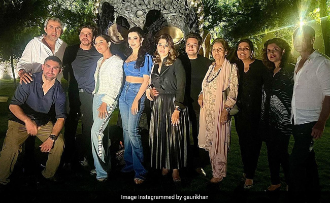 Shah Rukh And Gauri Khan Caught Up With Friends And Family In Delhi. See Her Post