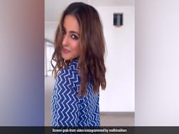 हिना खान ने 'तारेया तो पूछ चन वे' पर दिखाई अदाएं तो लोग हुए दीवाने, बोले- कैसे हो इतनी खूबसूरत आप, देखें Video  हिना खान ने 'तारेया तो पूछ चन वे' पर दिखाई अदाएं तो लोग हुए दीवाने, बोले- कैसे हो इतनी खूबसूरत आप, देखें Video