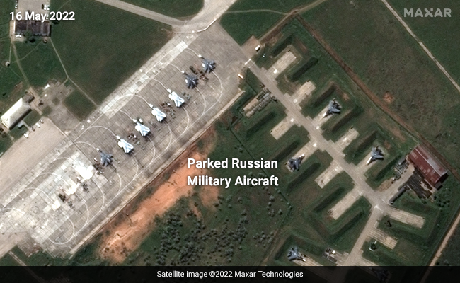 रूसी एयरबेस पर हुए धमाके क्या यूक्रेन की सेना का हमला थे? देखें पहले और बाद की सेटेलाइट तस्वीरें
