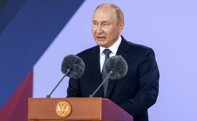 Russia Halts Europe Gas Pipeline, Putin Says Not Using Energy As "Weapon"