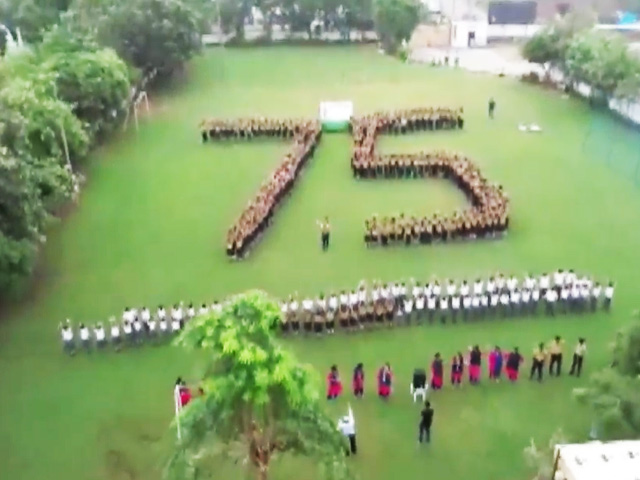 Students Form Human Chain In Gujarat as Part of <i>Azadi Ka Amrit Mahotsav</i>