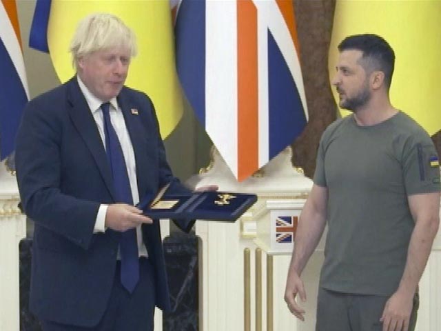 UK PM Johnson Receives Ukraine's Highest Honour For His Support